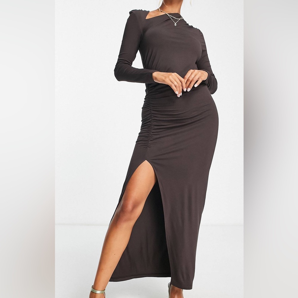 Brown long sleeve dress with slit